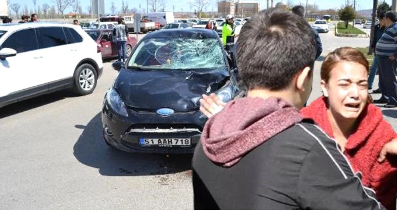 Çarpıp Ağır Yaraladığı Kadını Unuttu, Arabasındaki Hasara Ağladı: Arabamı Ne Hale Getirdin Kadın!