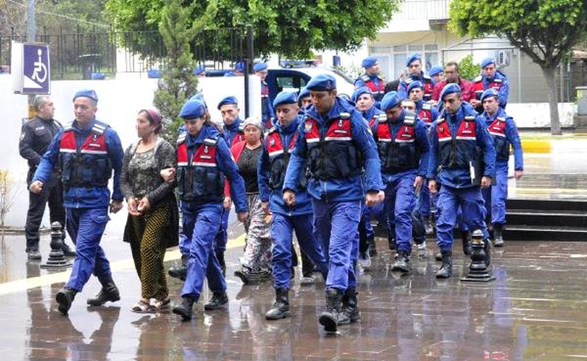 Çocuklar Uyuşturucu Sattıklarını Kabul Etti, Büyükler Etmedi