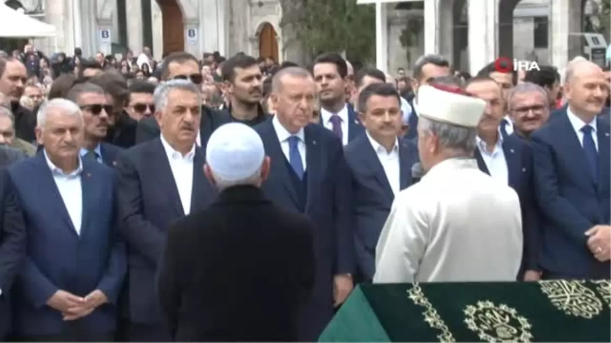 Cumhurbaşkanı Erdoğan, Mustafa Yazıcı\'nın Tabutuna Omuz Verdi