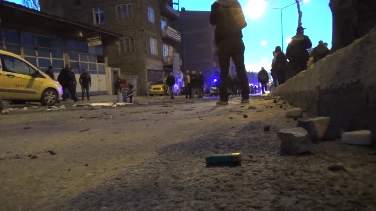 Erzurum\'da İki Aile Arasında Kız Alma Kavgası