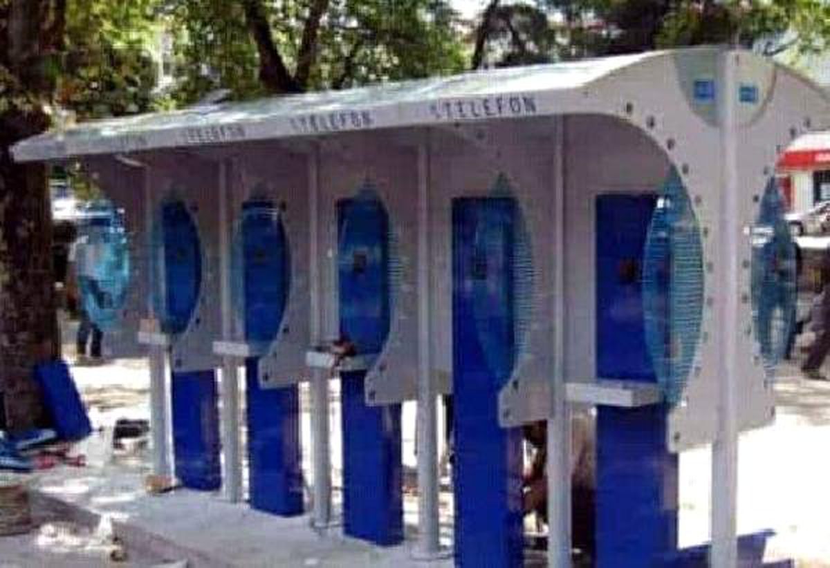 İzmir\'deki 4 Bin 620 Ankesörlü Telefonun 127\'sinden Fetö Çıktı