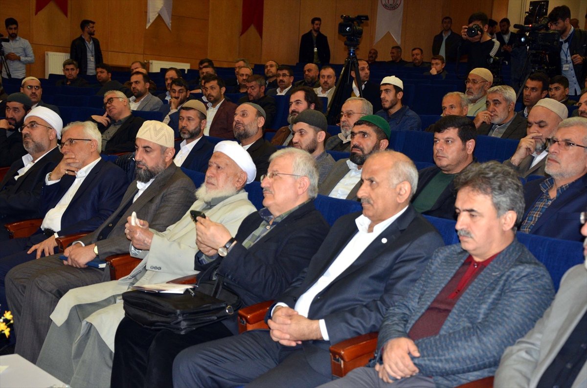 Muş\'ta "Toplumsal Sorunların Çözümünde Alimlerin Rolü" Çalıştayı