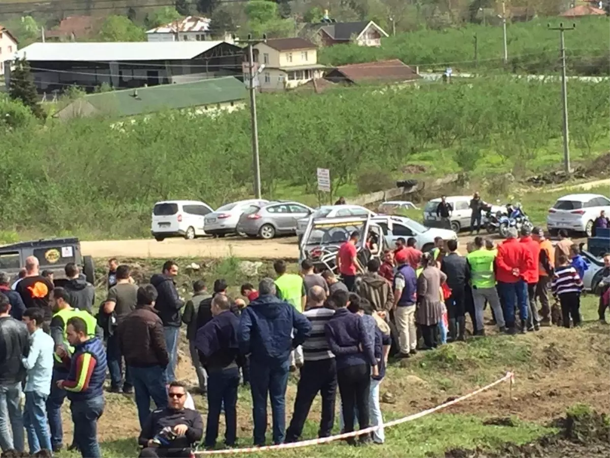 Off-Roadçıların Çamurla Mücadelesi Nefesleri Kesti