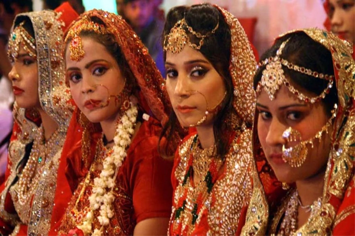 Pakistan\'da 100 Çiftin Evlendiği Toplu Düğün