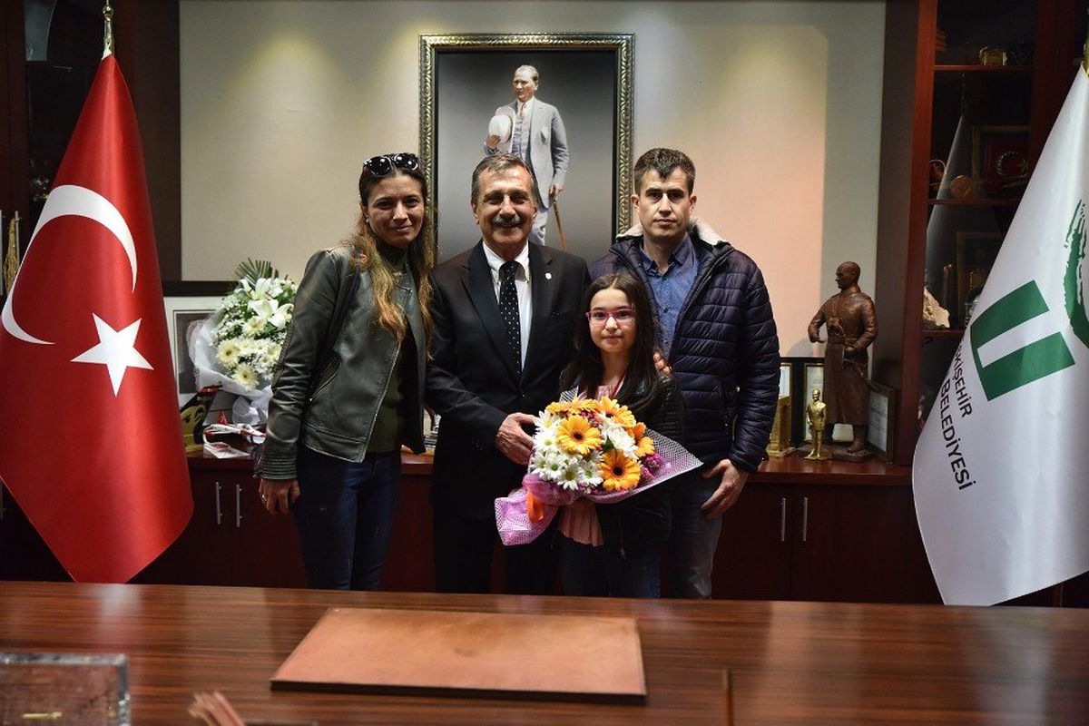 Satranç Şampiyonundan Başkan Ataç\'a Ziyaret