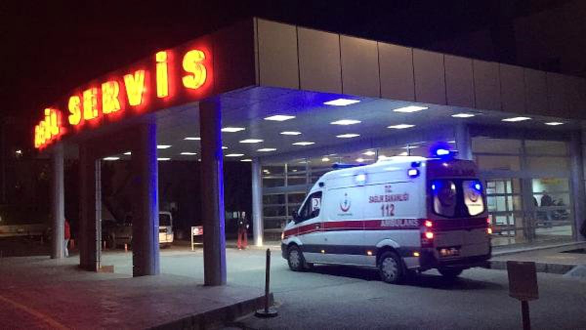 Top Oynayan Çocuk, Düşen Tabancanın Ateş Almasıyla Yaralandı