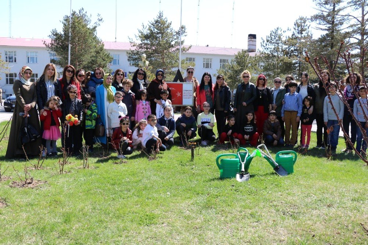 120 Kahraman Çocuk Anısına 120 Gül Fidanı
