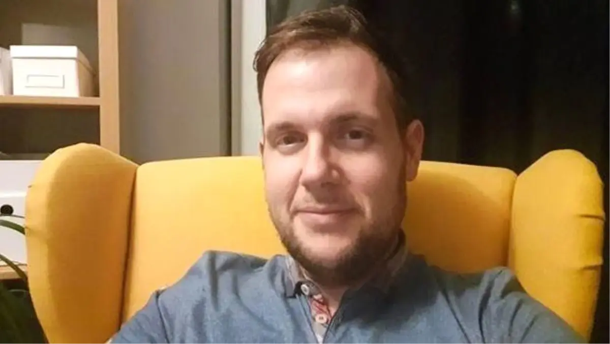 Bir Yıl Boyunca İnternette Kendisiyle Konuştuğunu Öğrendi