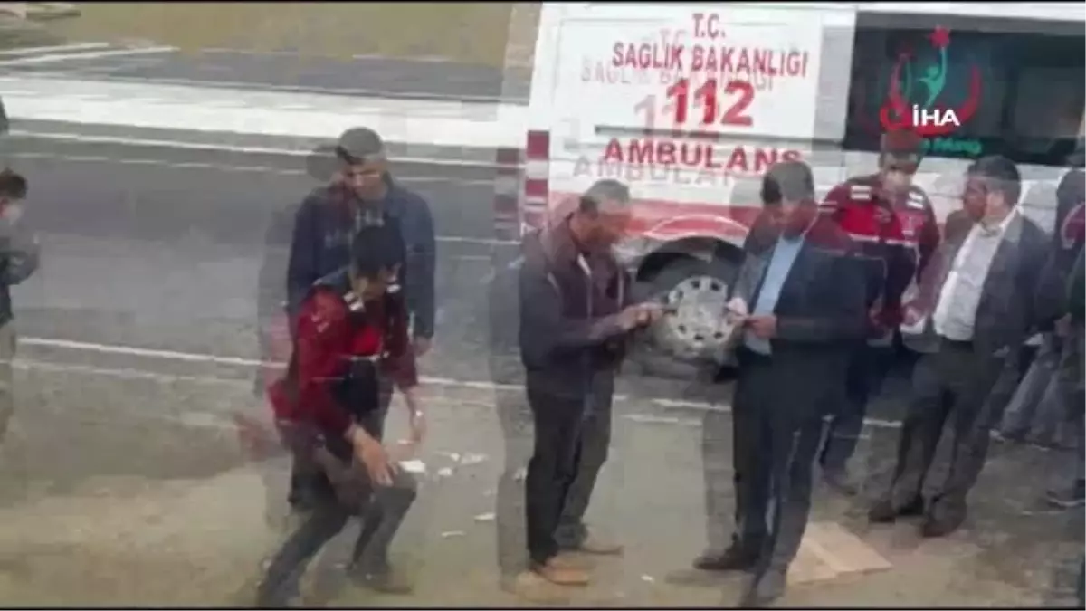 Bu Otomobilden Yaralı Kurtuldular