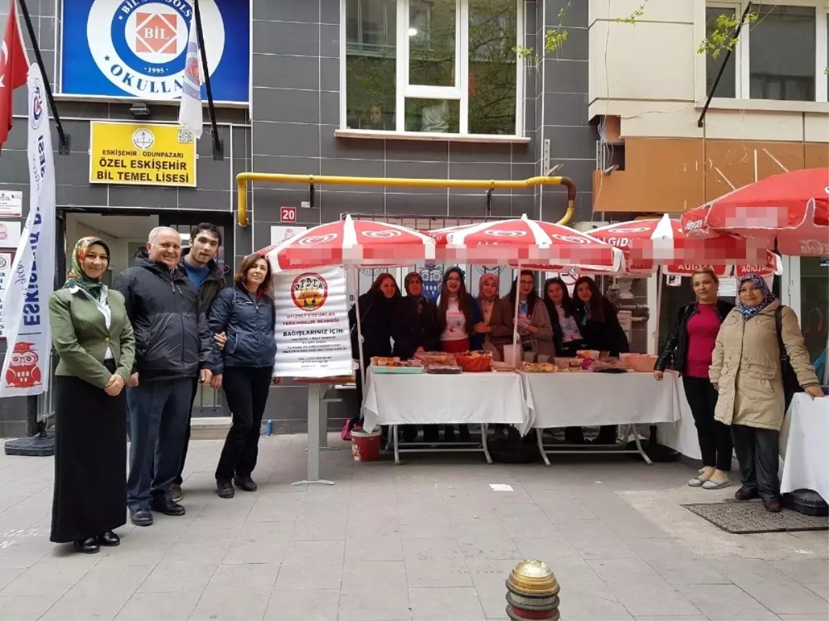 Eskişehir\'de Otizmli Çocuklar Yararına Kermes