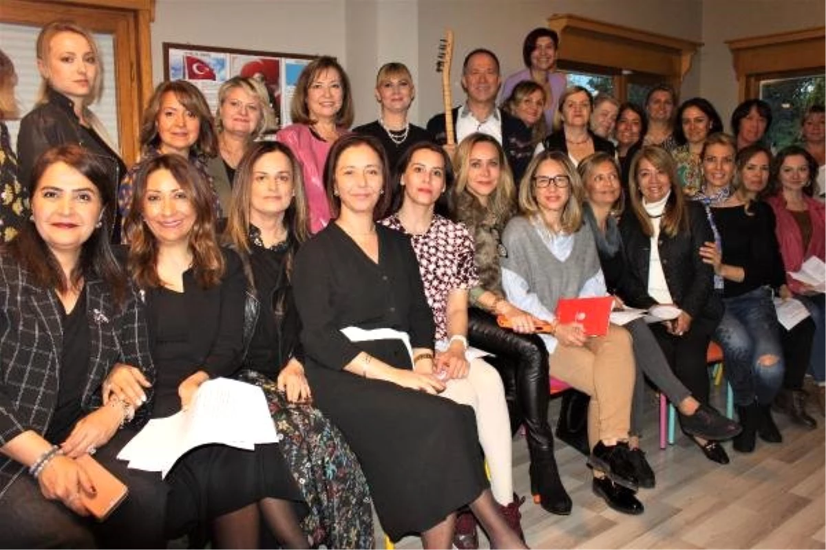 Farklı Milletlerden 41 Kadın, Kız Çocukları İçin Türkü Söyleyecek