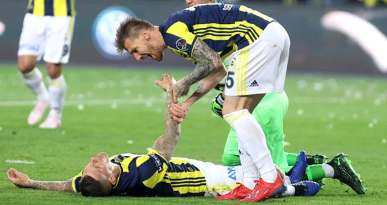 Fenerbahçe\'de Martin Skrtel Yürekleri Ağza Getirdi