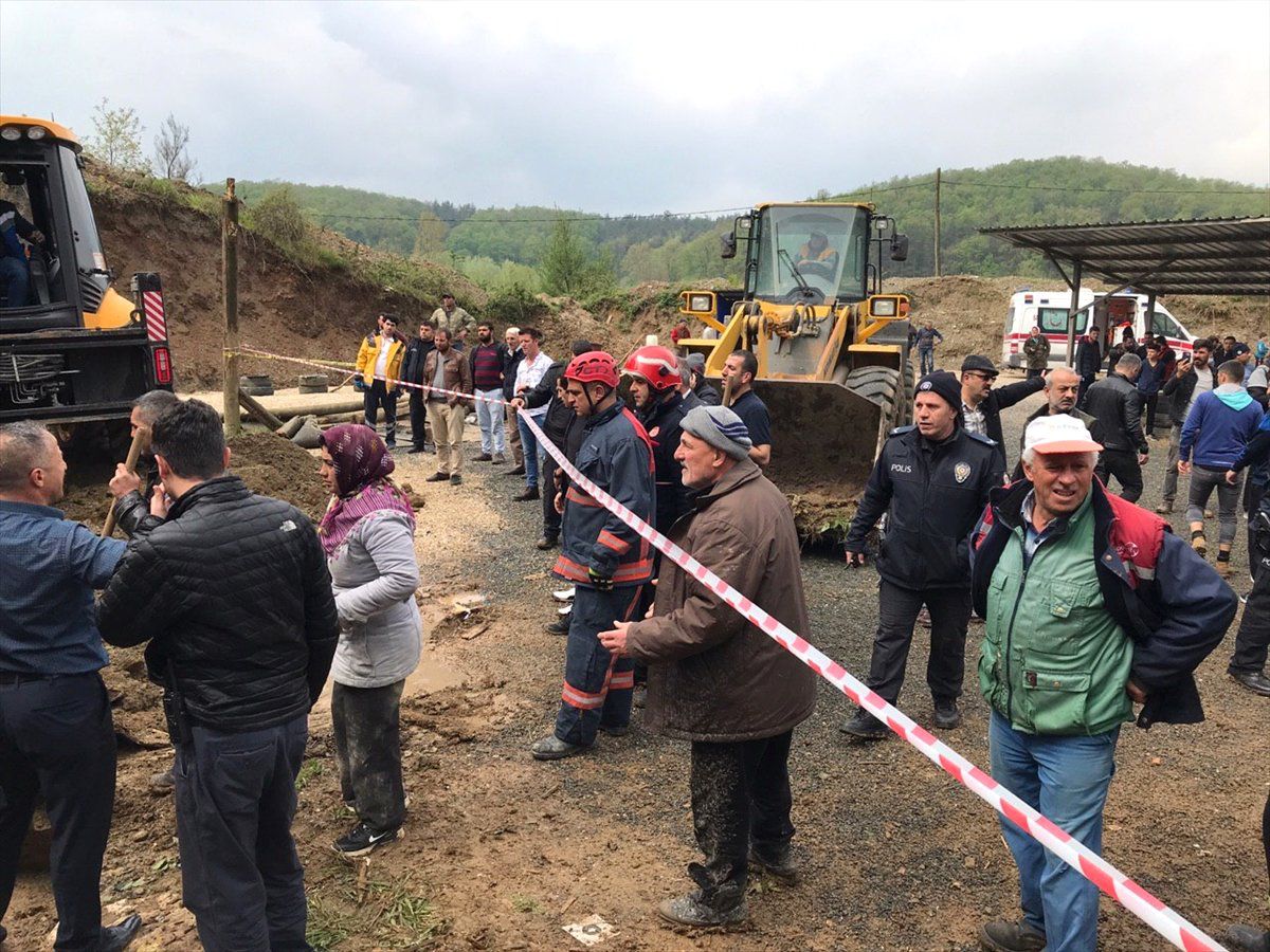 Güncelleme Sakarya\'da Toprak Kayması