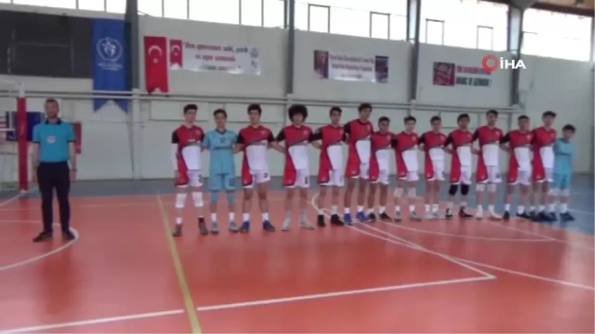 Kulüpler Arası Yıldız Erkekler Voleybol Grup Müsabakaları Simav\'da Başladı