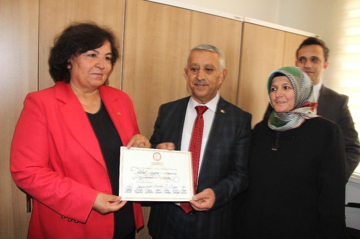 Afyonkarahisar\'ın Yeni Belediye Başkanı Mehmet Zeybek Görevi Devraldı