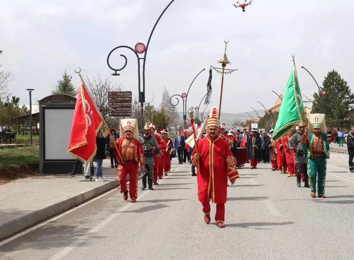 Bahar Şenliği Mehteran Yürüyüşü ile Başladı