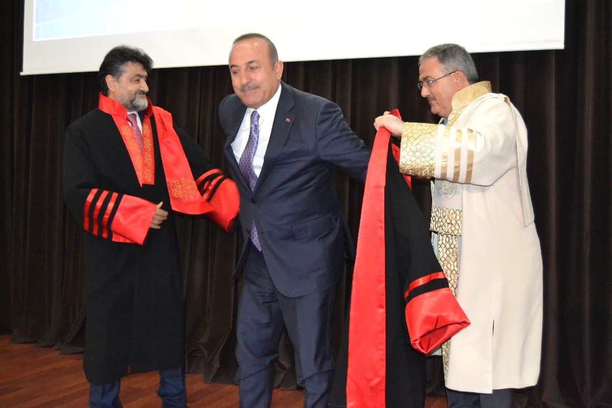 Bakan Çavuşoğlu: "Tarihini Unutmak İsteyenlerden Tarih Dersi Alacak Değiliz"