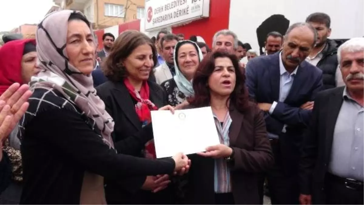 Derik Belediye Başkanı Hdp\'li Esmez, Görevine Başladı