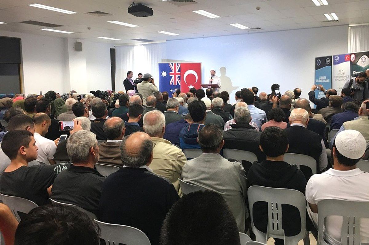 Diyanet İşleri Başkanı Erbaş, Sidney\'de Gurbetçiler ile Bir Araya Geldi