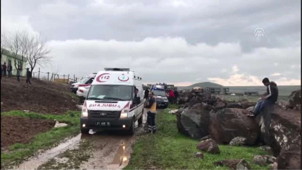 Diyarbakır\'da İki Otomobil Çarpıştı: 3 Ölü, 6 Yaralı