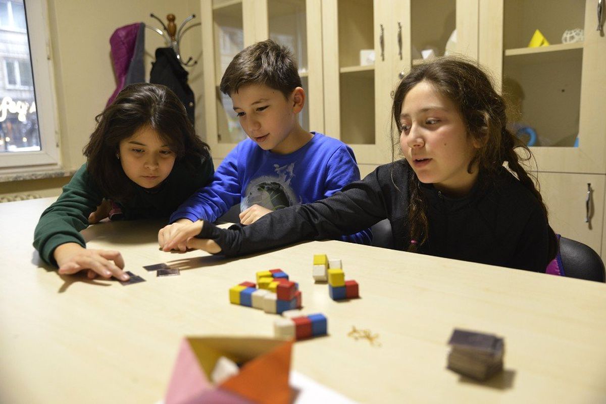 Farklı Metotlar ile Anlaşılır ve Eğlenceli Matematik