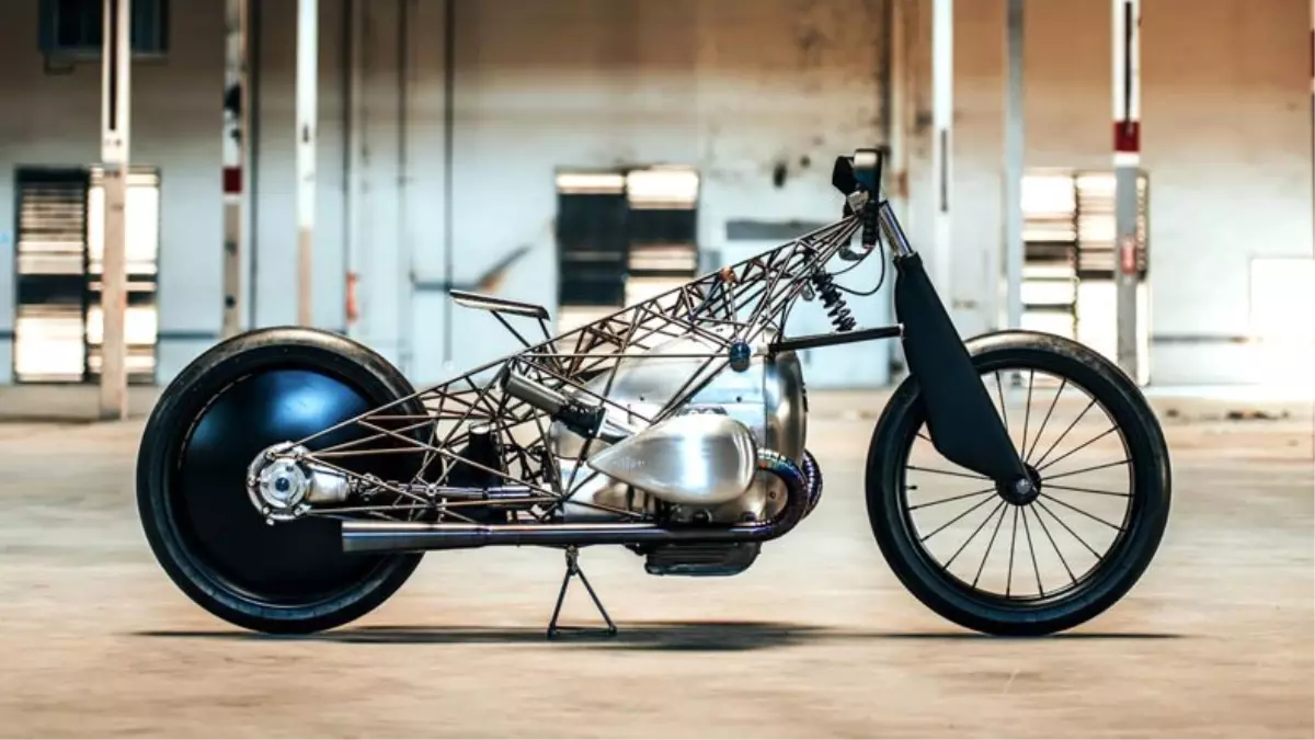 Gereksiz Hiçbir Şeyin Kullanılmadığı \'Hayalet Motosiklet\' Birdcage Boxer ile Tanışın