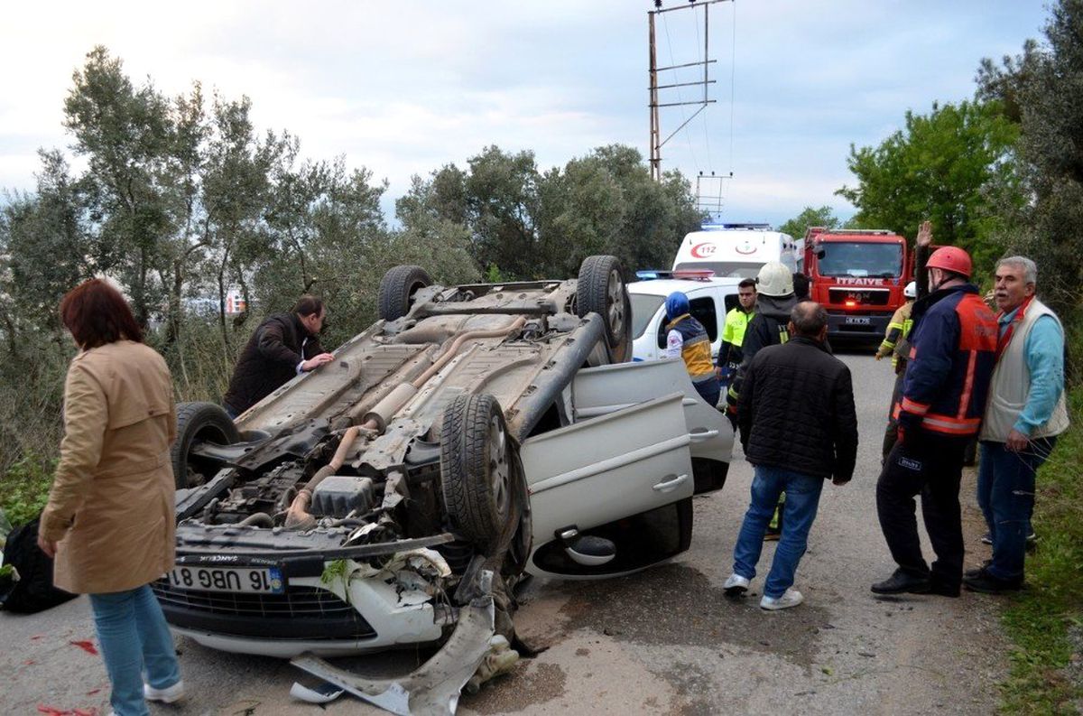 Mudanya\'da Takla Atan Araçta Can Pazarı