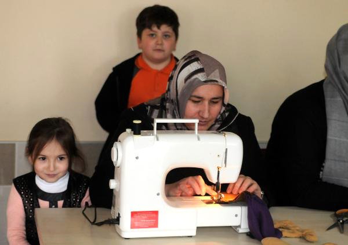 Öğrenciler Hayallerindeki Oyuncaklara Çizerek Kavuştu