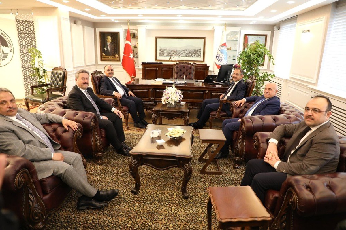 Özhaseki Başkan Palancıoğlu\'nu Ziyaret Etti