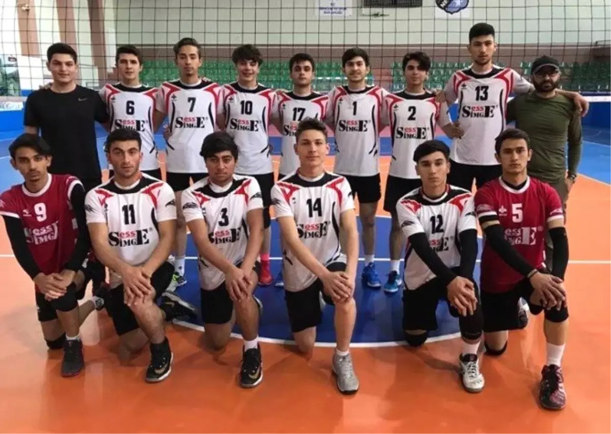 Sahabiyespor Voleybol Erkeklerde Yarı Finalde