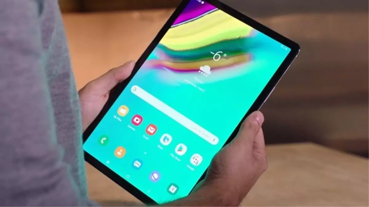 Samsung\'dan Duvarları Delip Geçen Galaxy Tab S5e Videosu