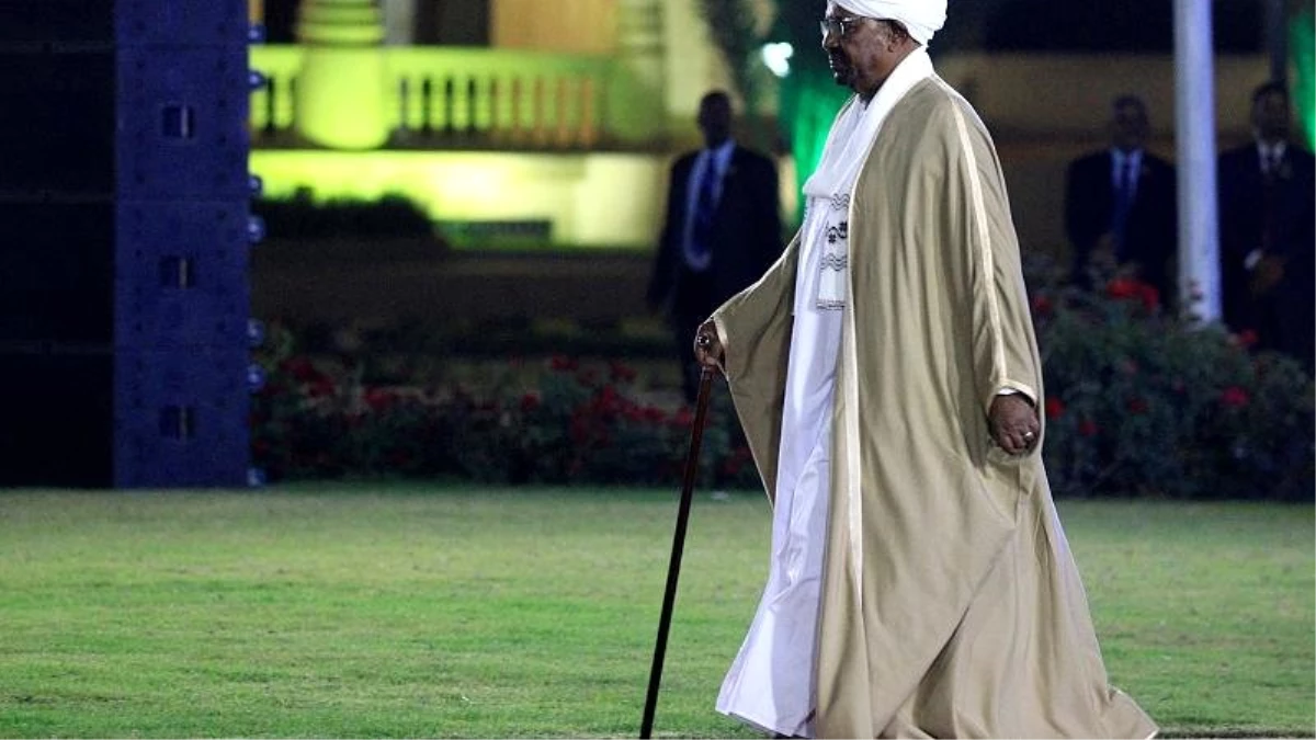 Sudan\'da 30 Yıllık İktidarı Sona Eren El Beşir\'in Akıbeti Ne Olacak?