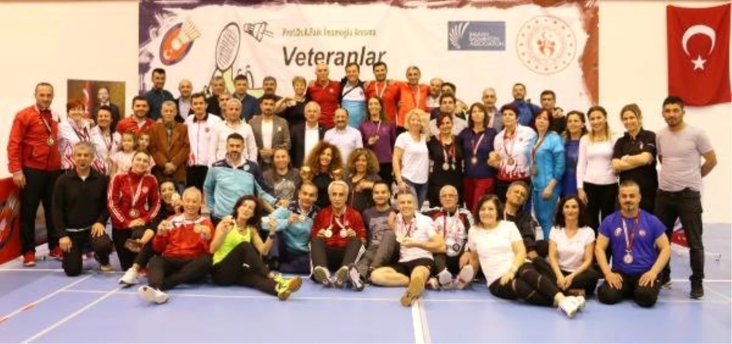 Türkiye, Veteranlar Balkan Badminton Şampiyonası\'nı 91 Madalya ile Tamamladı