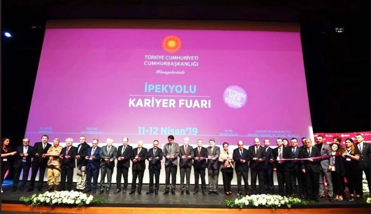 Üniversite İpekyolu Kariyer Fuarına Katıldı