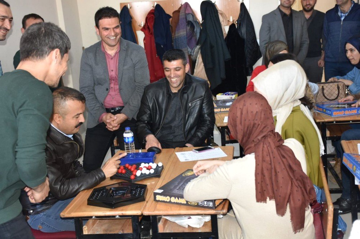 Yüksekova\'da Satranç ve Zeka Oyunları Eğitimi