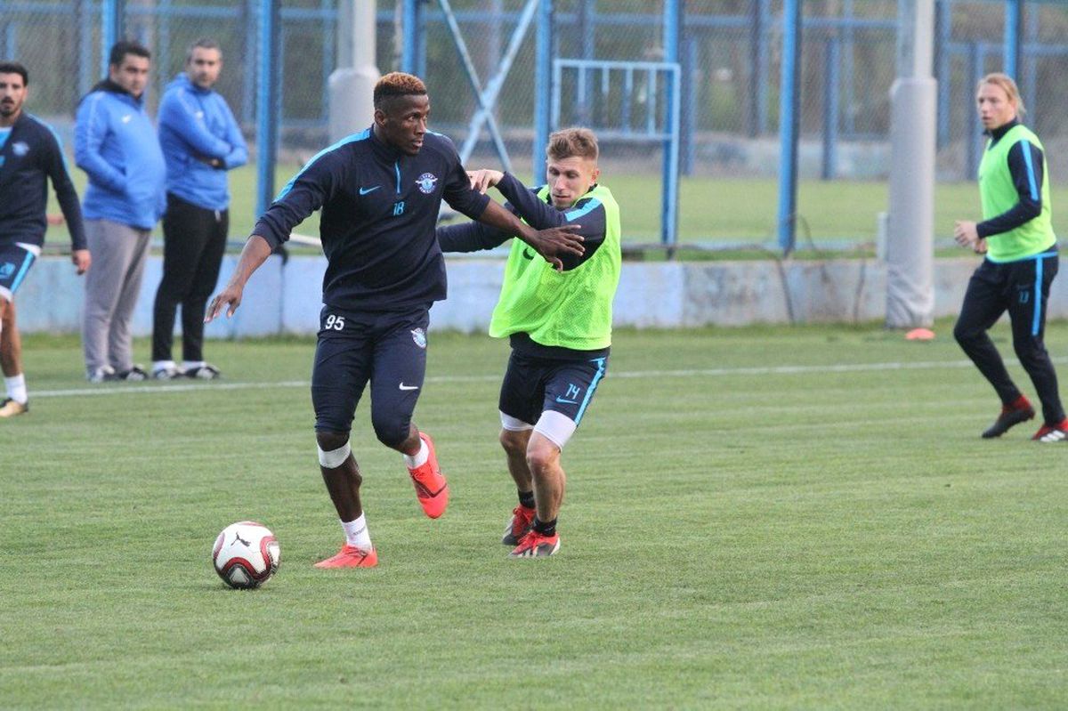 Adana Demirspor\'da Joher Rassoul\'un Dirseği Kırıldı