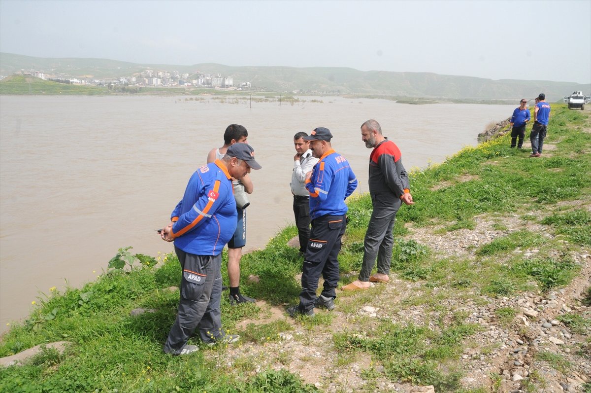 Balık Avlarken Nehre Düştüğü Belirtilen Genci Arama Çalışmaları Sürüyor