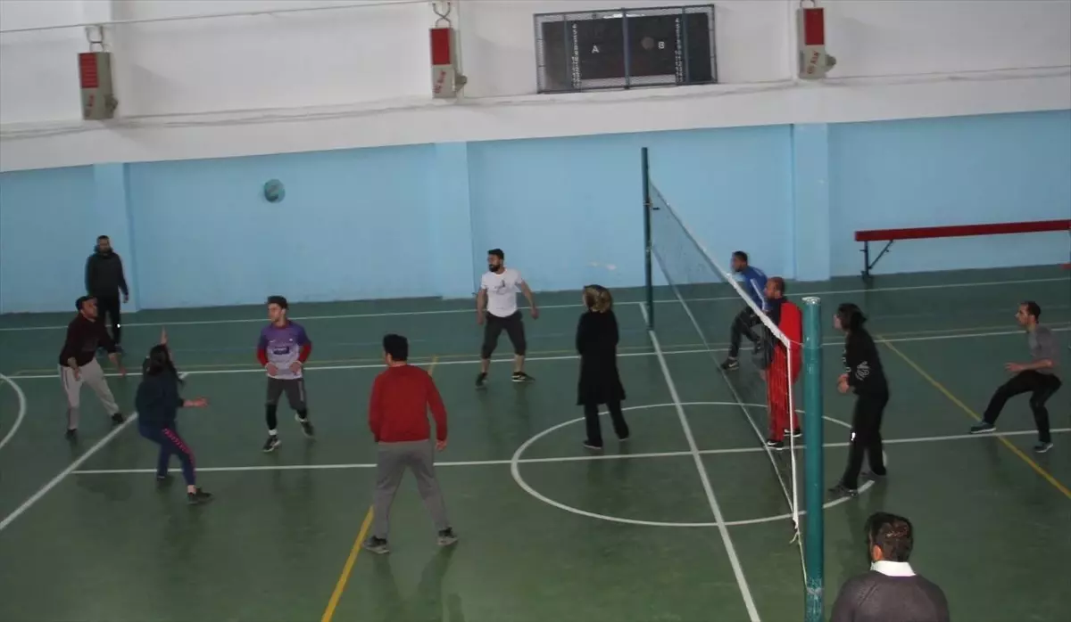 Başkale\'de Öğretmenler Arası Voleybol Turnuvası