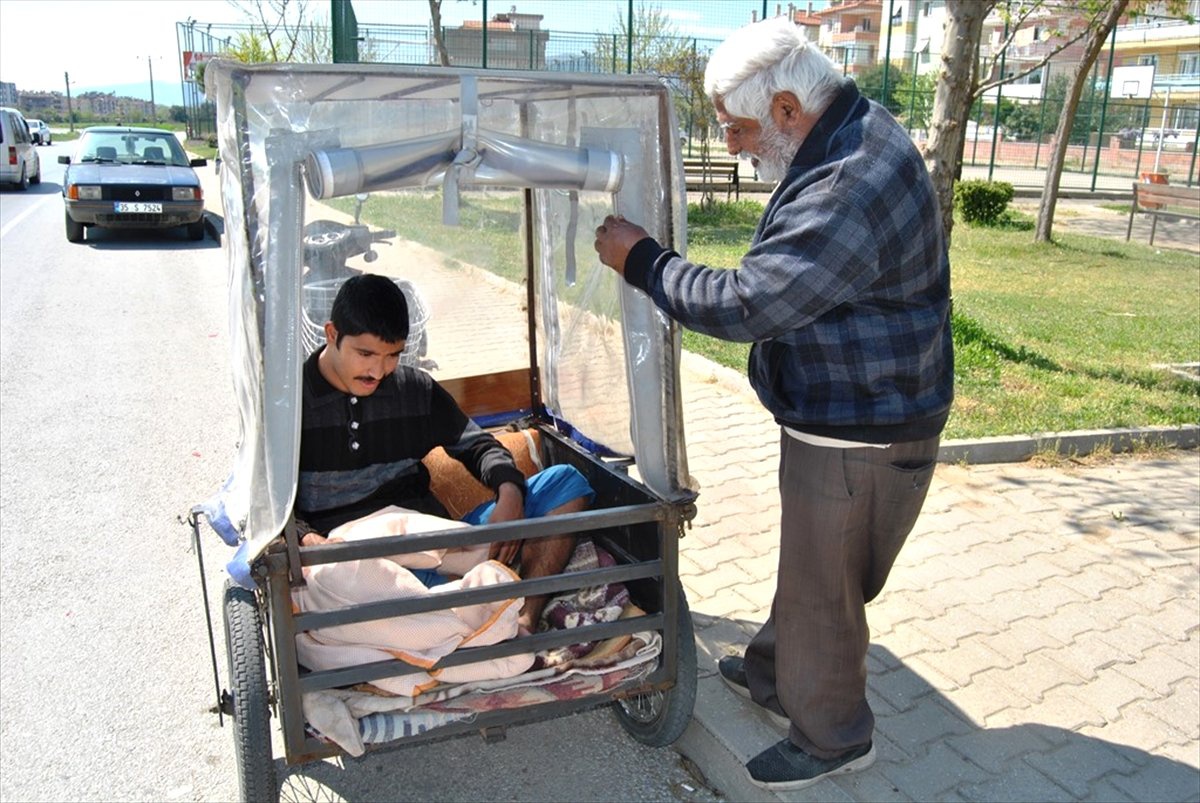 Engelli Babadan Otizmli Oğluna "Motosiklet Keyfi"