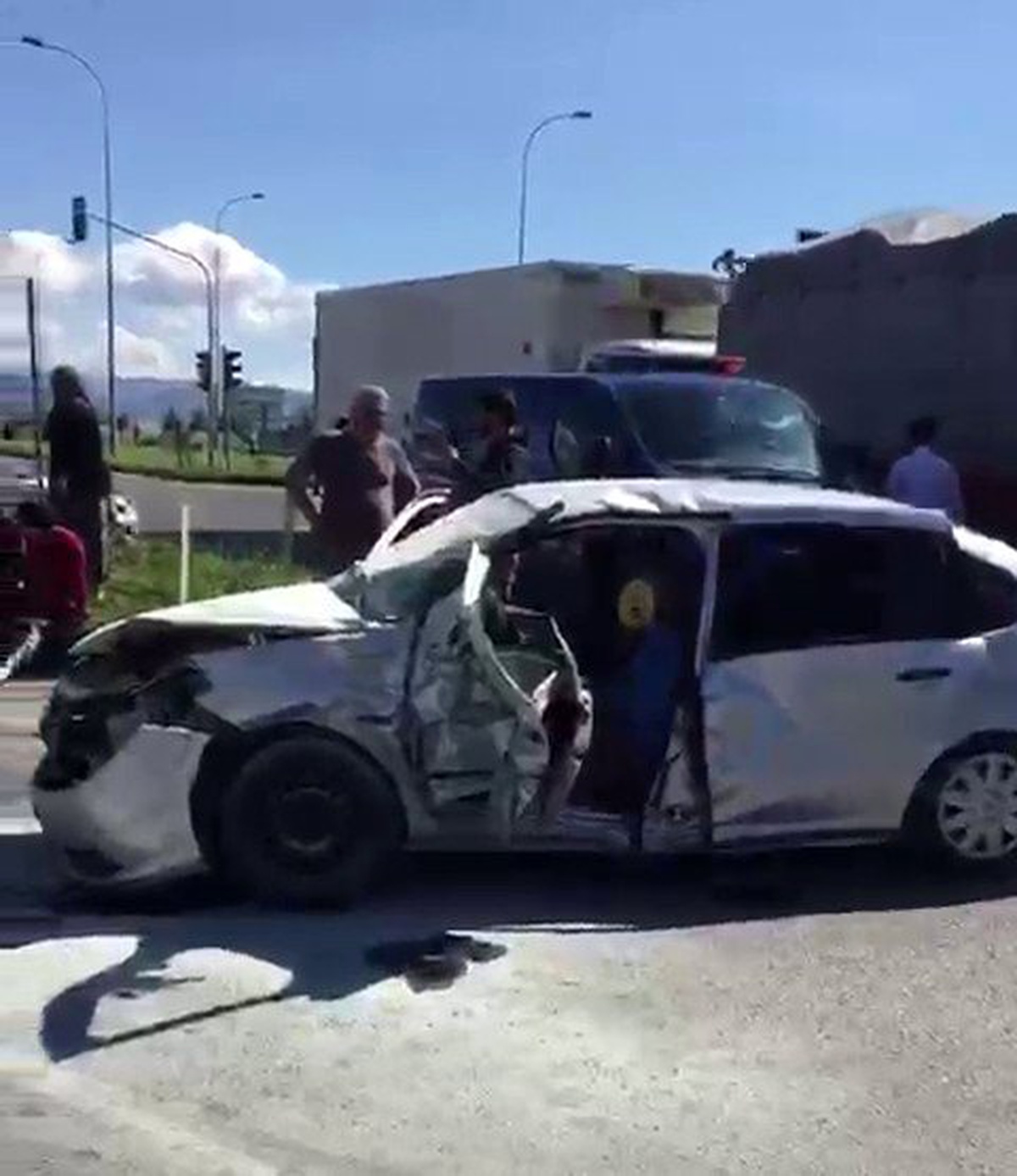 Gaziantep\'te İki Otomobil Çarpıştı: 3 Ölü, 13 Yaralı