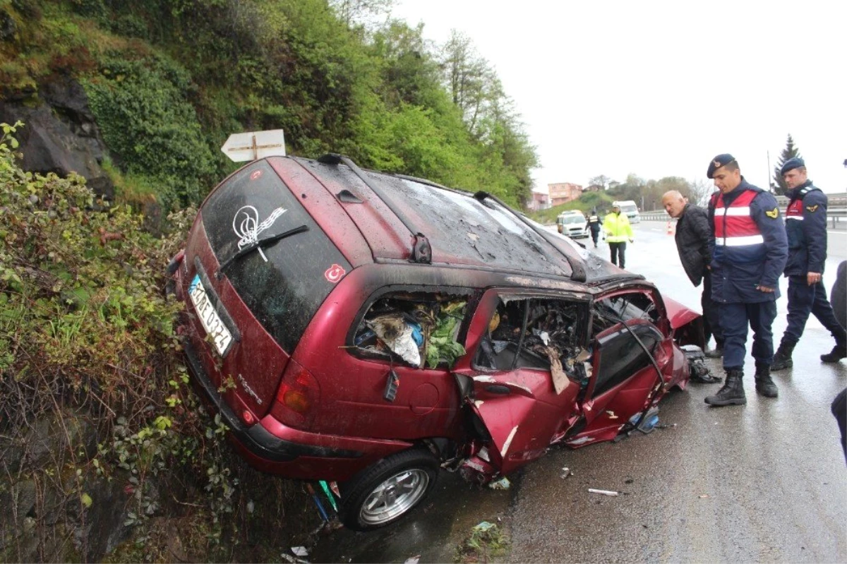 Giresun\'da Trafik Kazası Sonrası Araç Alev Aldı: 1 Ölü, 1 Yaralı
