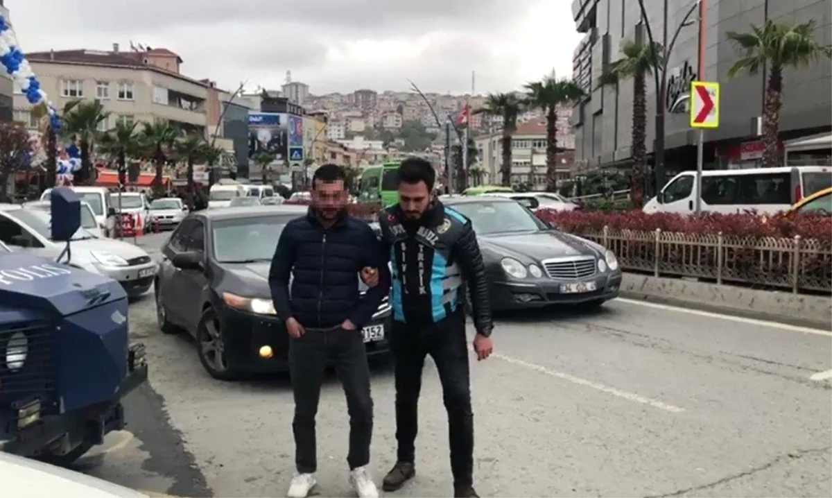 İstanbul\'da Asker Konvoyunda "Drift" Yapan Maganda Yakalandı