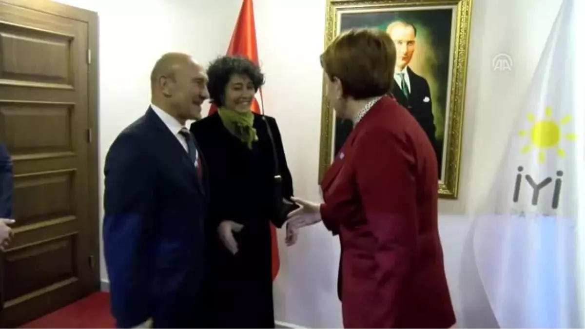 İzmir Büyükşehir Belediye Başkanı Soyer, Akşener\'i Ziyaret Etti