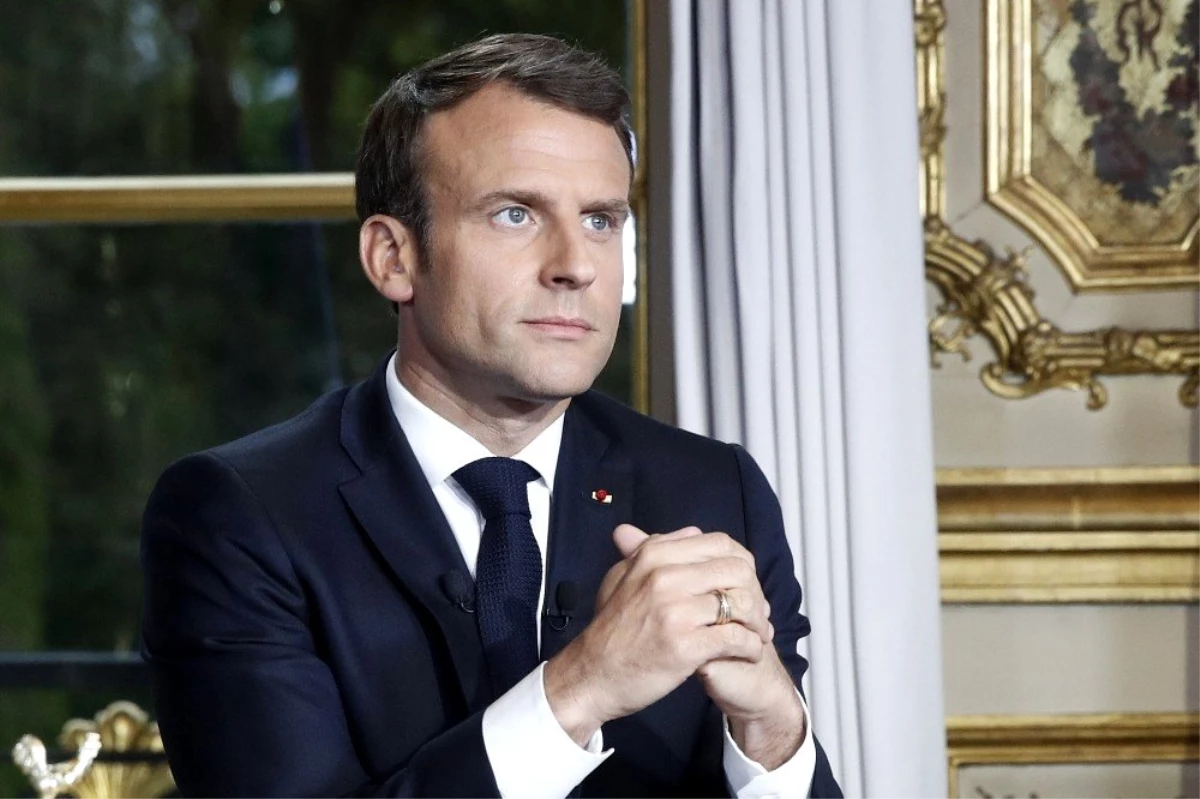 Macron: "Notre Dame Katedrali 5 Yılda Yeniden İnşa Edilecek"