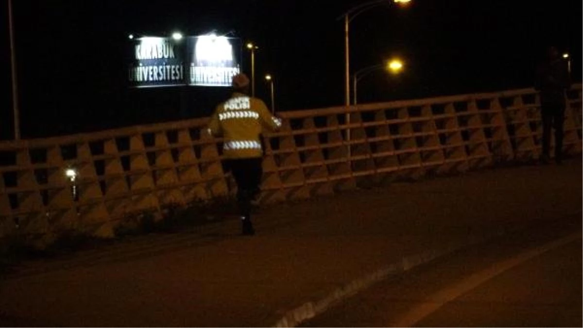Polisleri Görünce Kaçan Alkollü Sürücü, Ters Şeride Girip Kaza Yaptı
