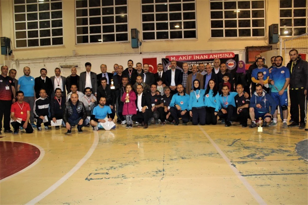 Şair Mehmet Akif İnan\'ın Anısına Düzenlenen Turnuva Sona Erdi