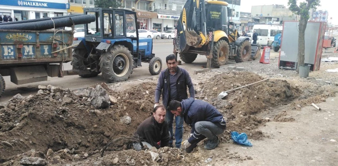 Silopi Belediyesi\'nce Kanalizasyon Boru Hattı Arızaları Giderildi