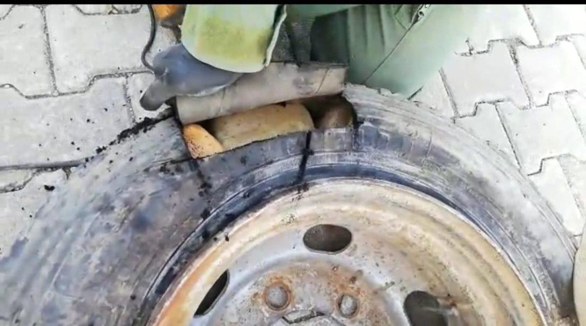 Stepne Lastiğin İçerisine 22 Kilo Eroin, Şila\'ya Takıldı