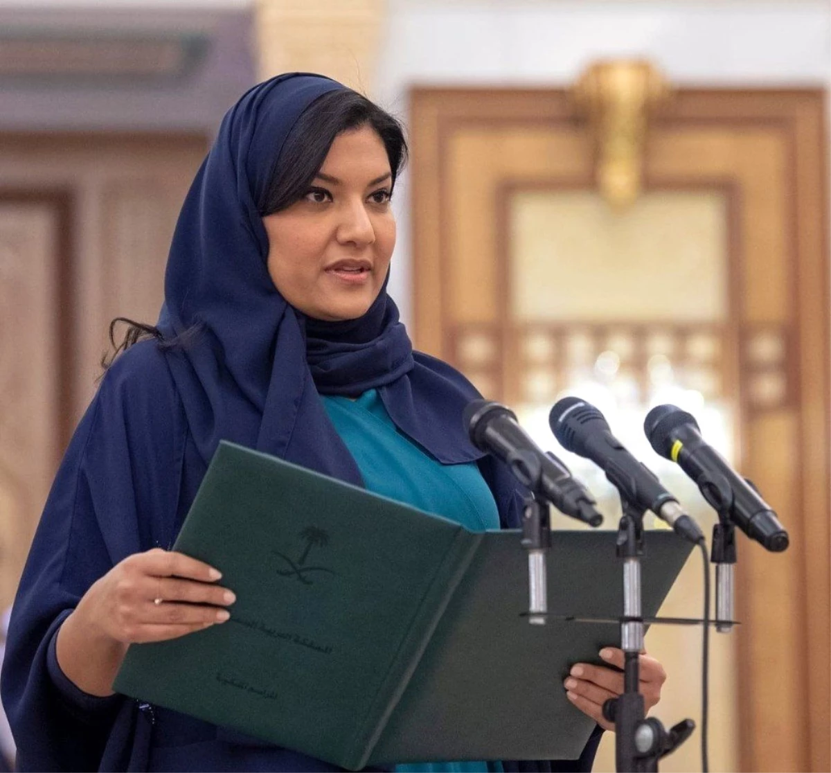 Suudi Arabistan\'ın İlk Kadın Büyükelçisi Yemin Etti