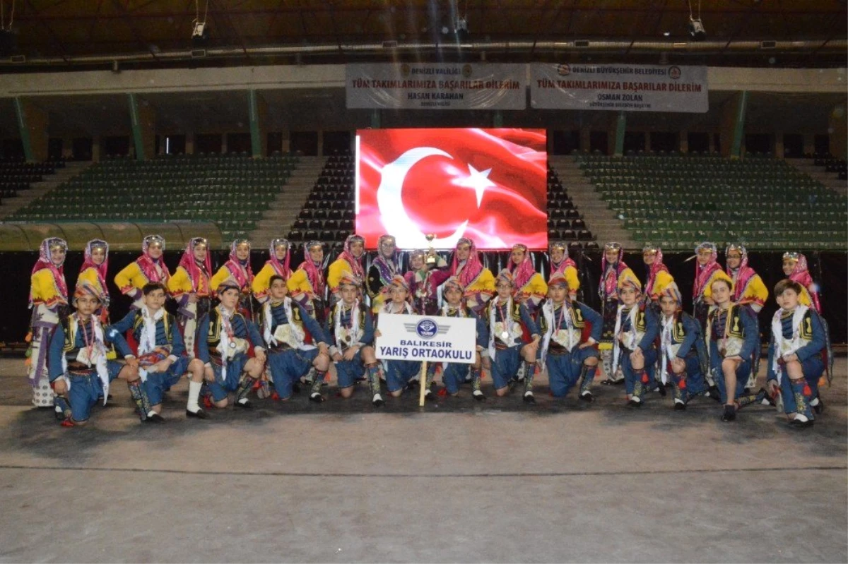 Yarış Ortaokulu Halk Oyunlarında Türkiye Üçüncüsü Oldu